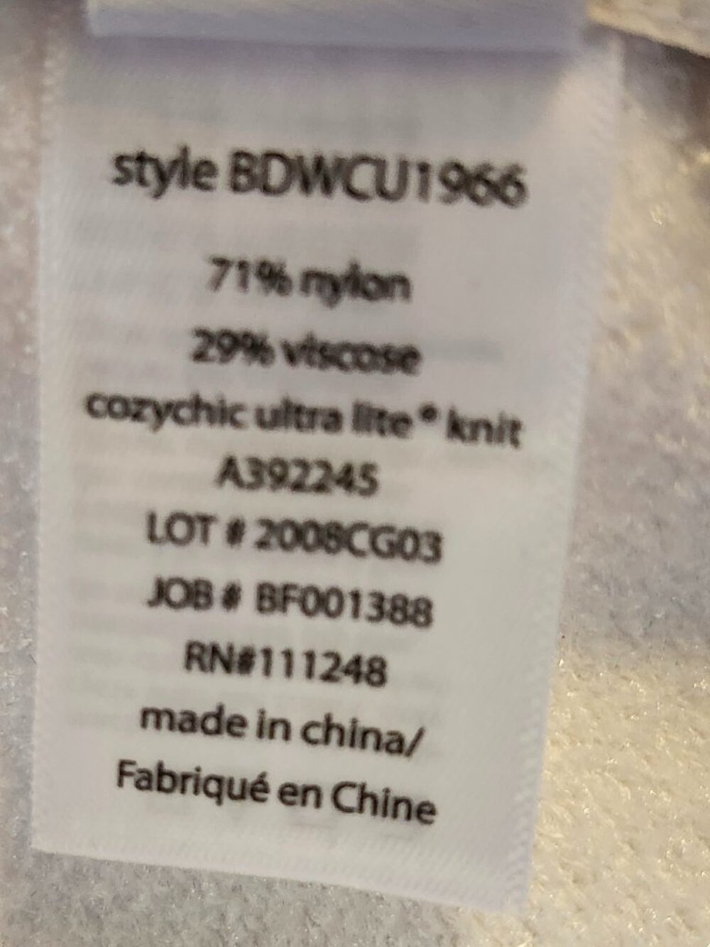 NEW Barefoot Dreams Pink and White Ombre Poncho One Size - Picture 5 of 6